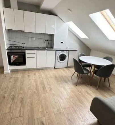 Apartament cu 3 camere, bucatarie, situat în Cluj-Napoca, Florești.